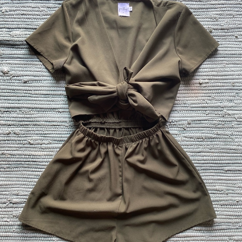 MIDI cut out romper